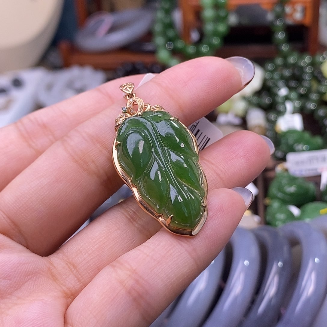 和田玉清货价碧玉金镶吊坠未镶嵌