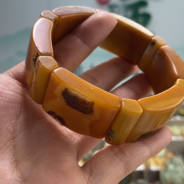 和田玉有瑕，手牌未镶嵌