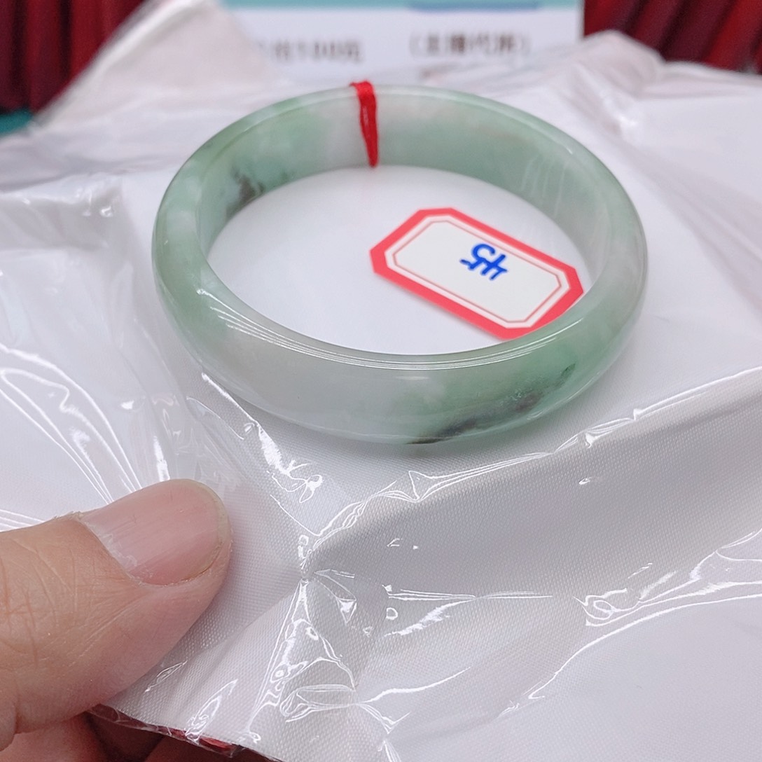 翡翠手镯未镶嵌L**y4555555555