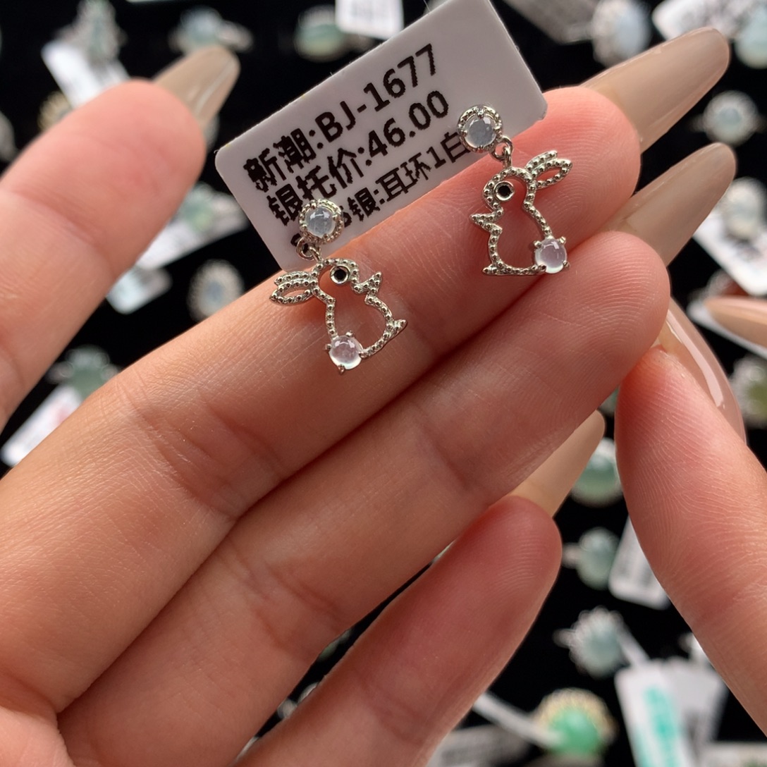 颈饰银S925镶嵌翡翠耳钉
