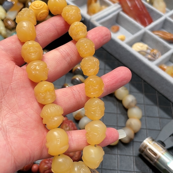 石英质玉（黄龙玉）未镶嵌笔搁