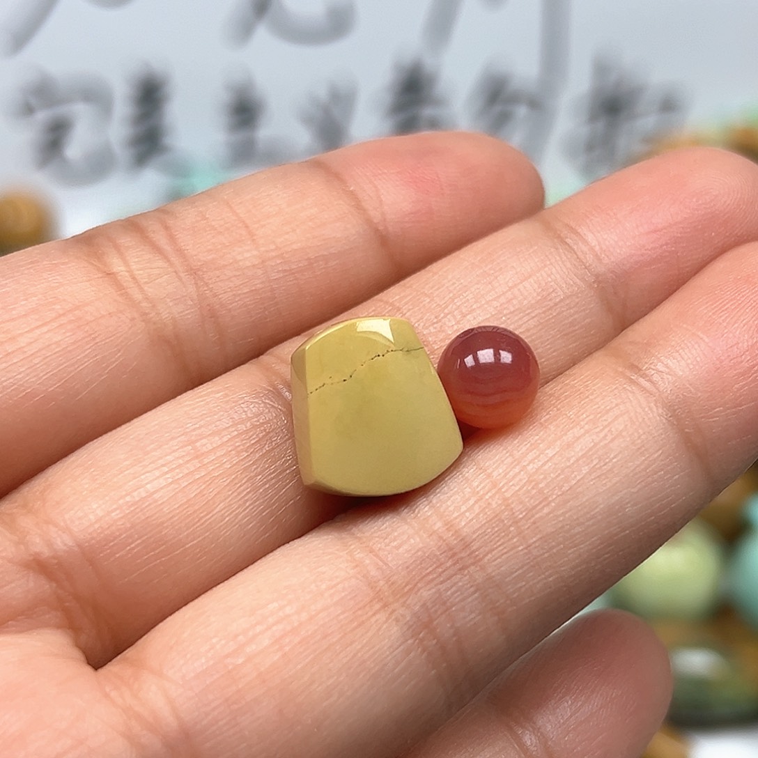 南红玛瑙未镶嵌颈饰