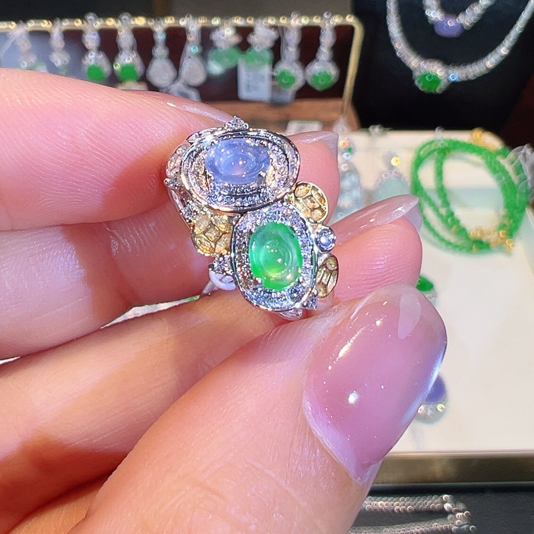 翡翠戒指18K金镶嵌