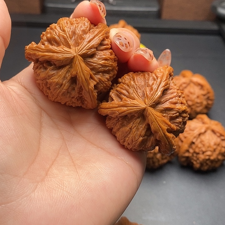 香***味核桃核桃吊坠白狮子