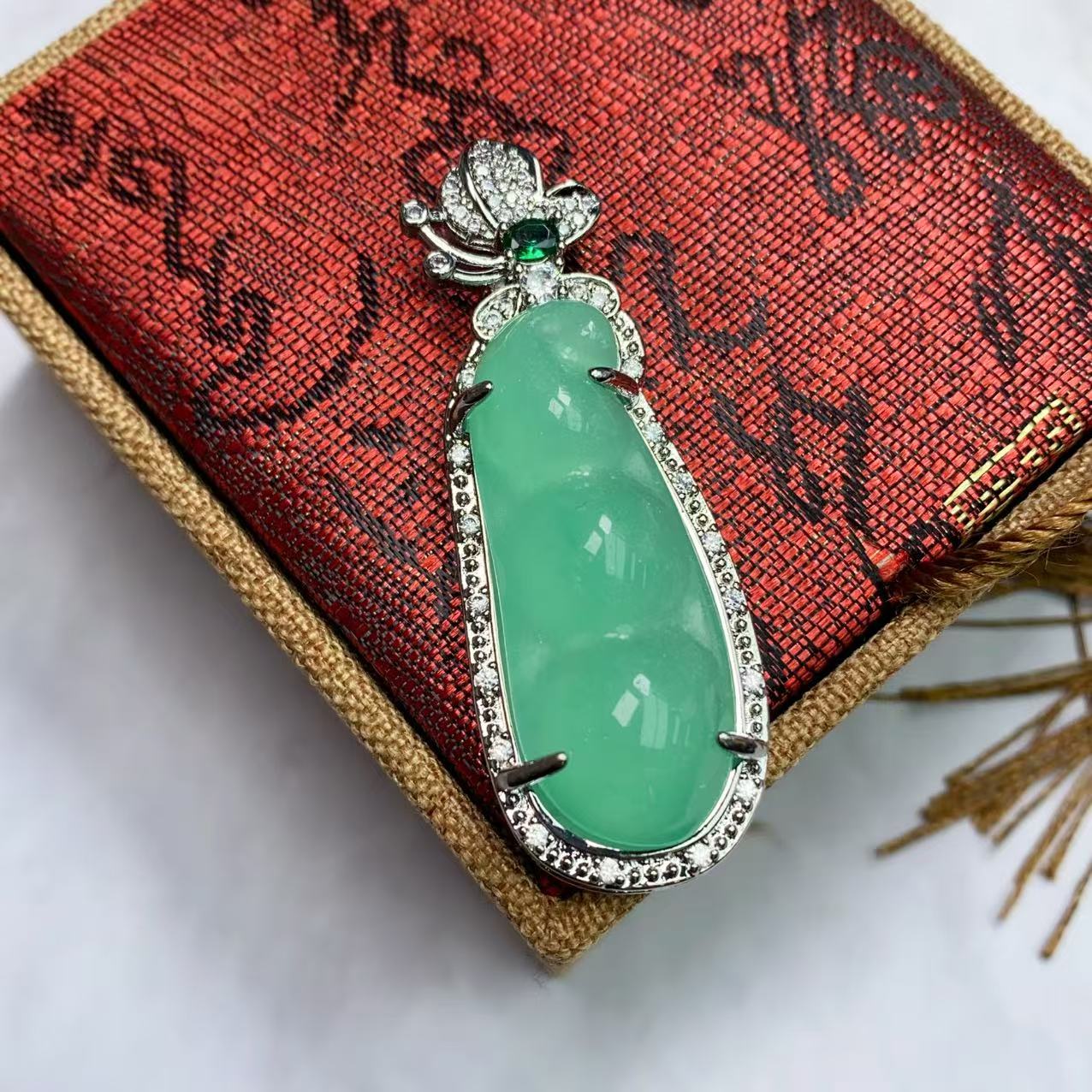 A691浅蓝四季豆吊坠