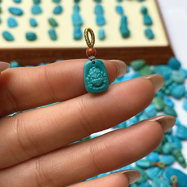 绿松石颈饰未镶嵌