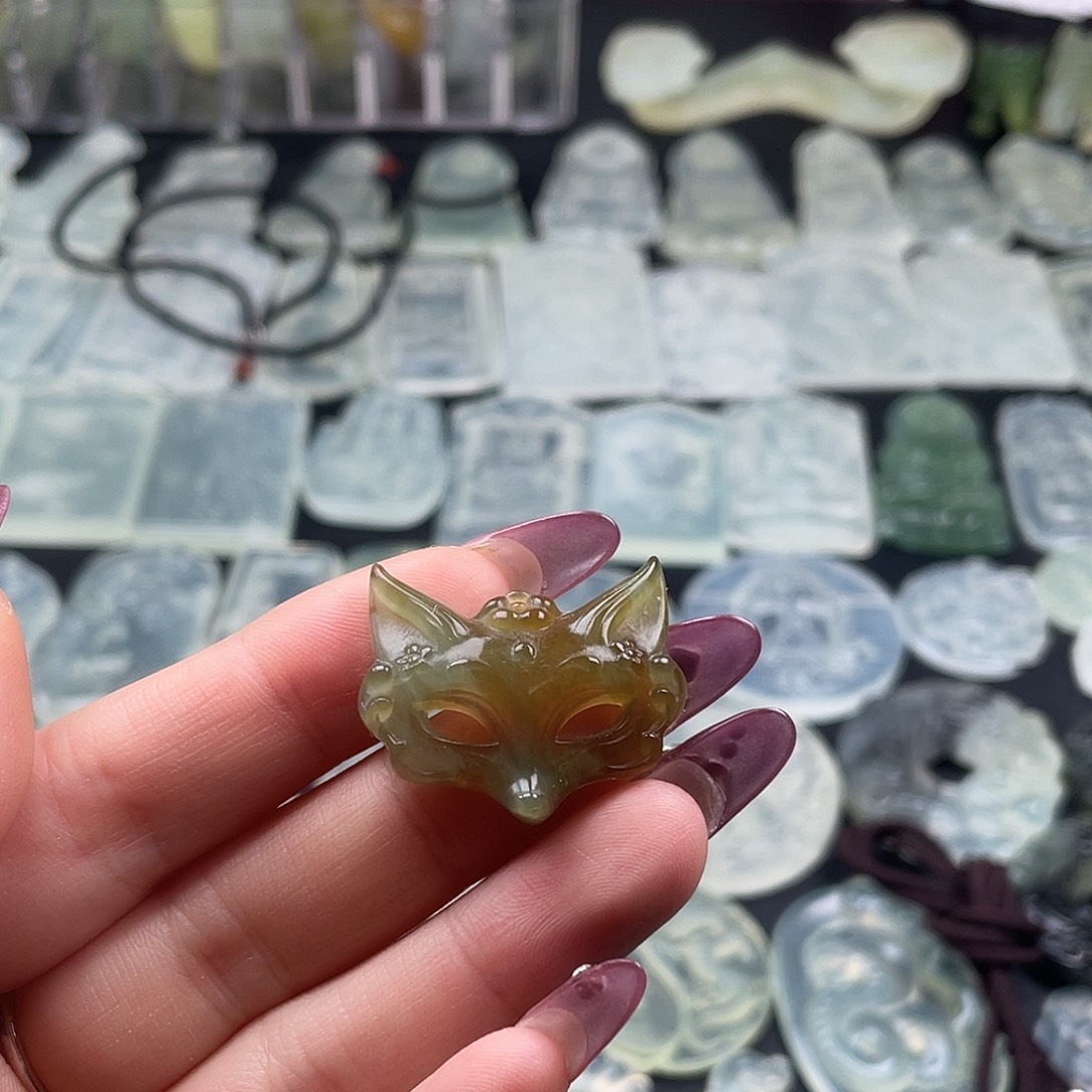 蛇纹石玉吊坠(赠链)未镶嵌