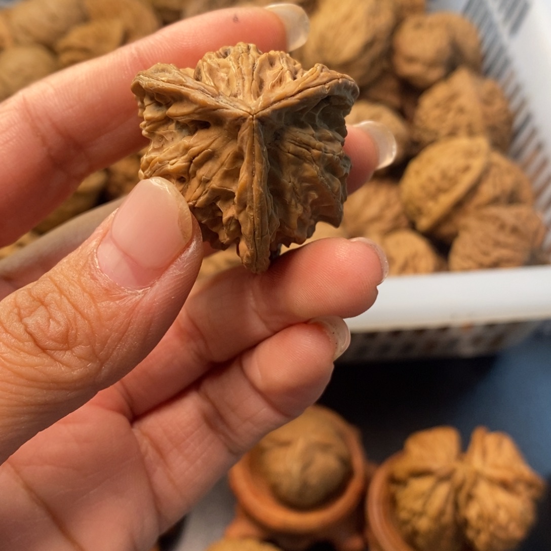 忆***凡文玩核桃吊坠盘山