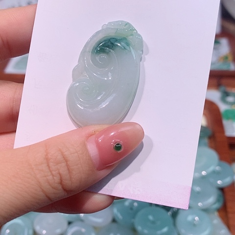 颈饰未镶嵌翡翠如意