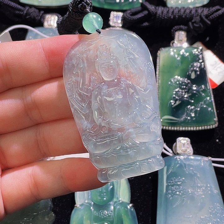 翡翠颈饰未镶嵌57，