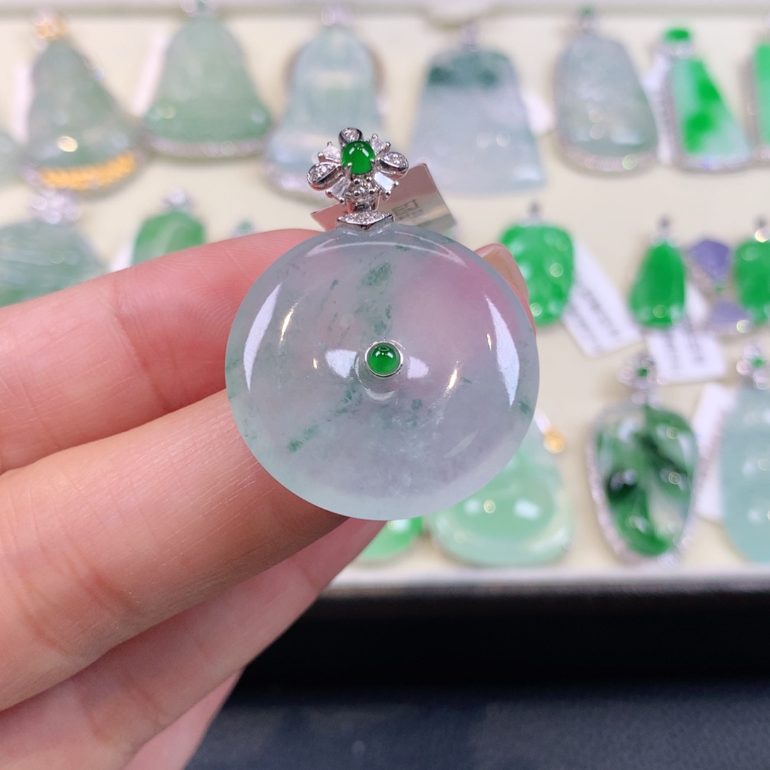 翡翠18K金镶嵌颈饰缅甸天然a货翡翠