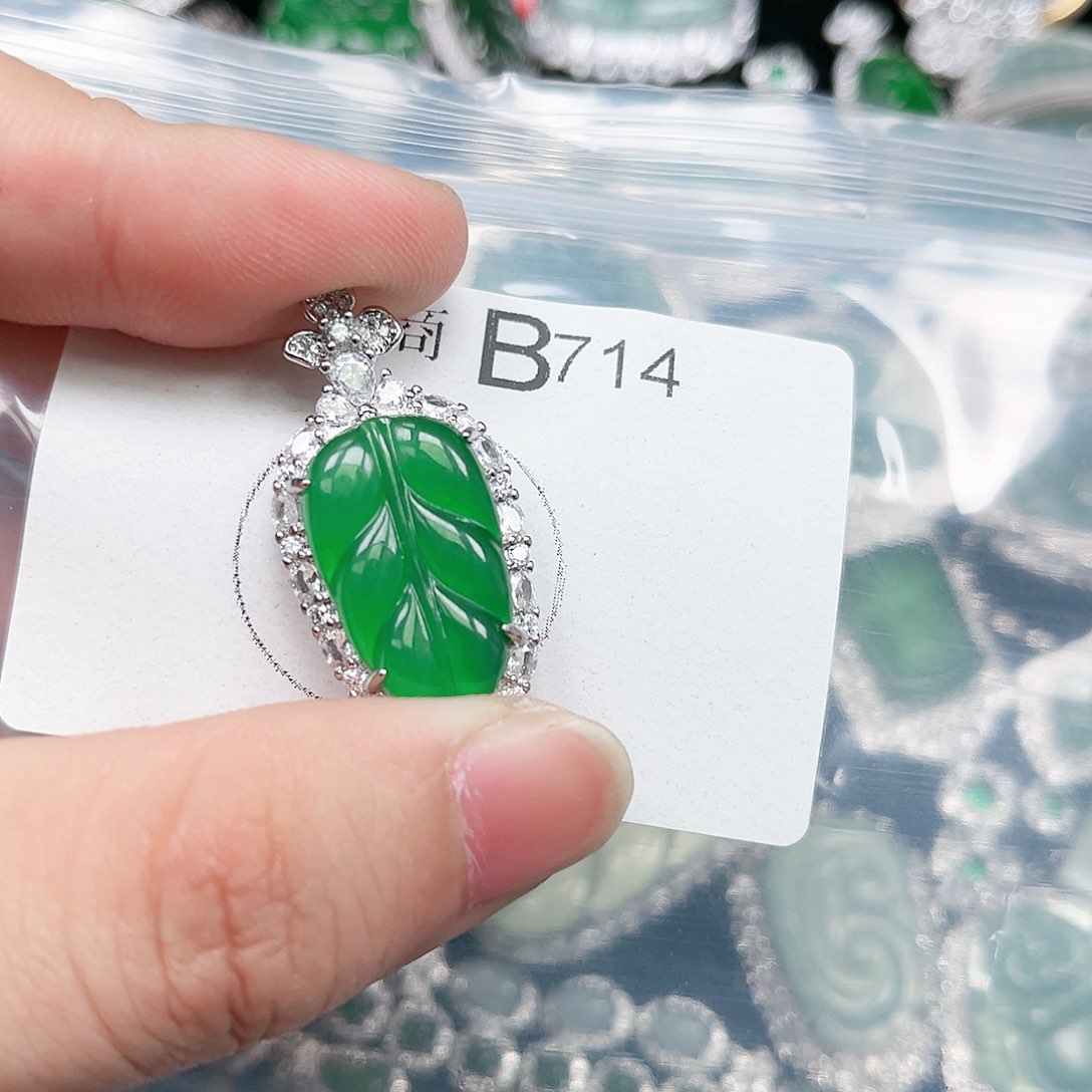 翡翠颈饰未镶嵌翡翠714