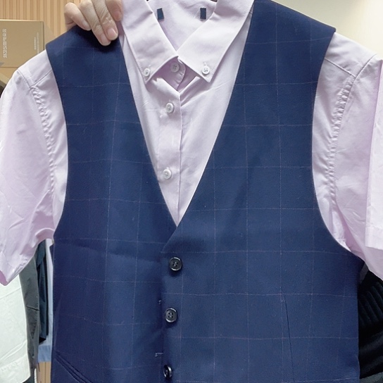 西服马甲46b.  一件