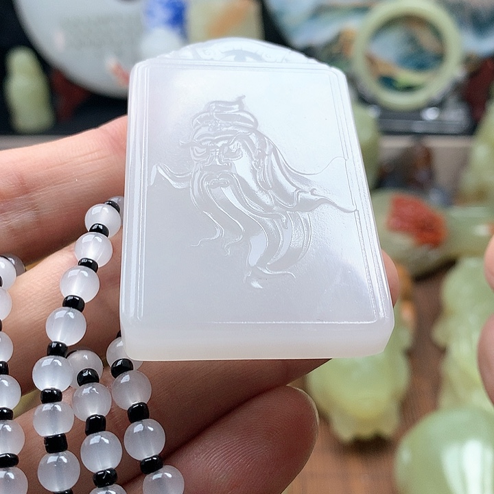 石英质玉颈饰未镶嵌