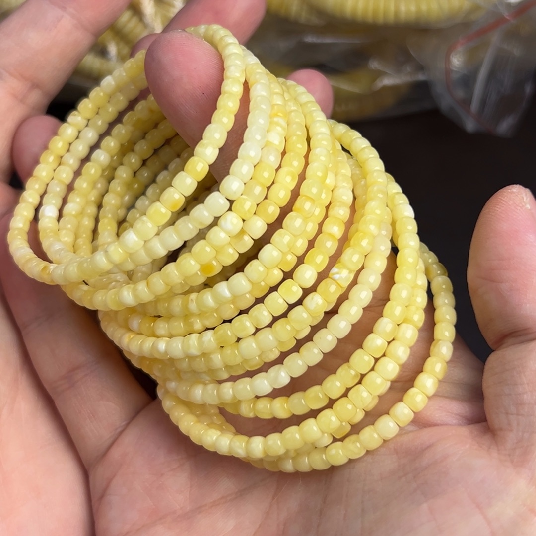 琥珀未镶嵌裸石4mm老型多样发其一奶黄包