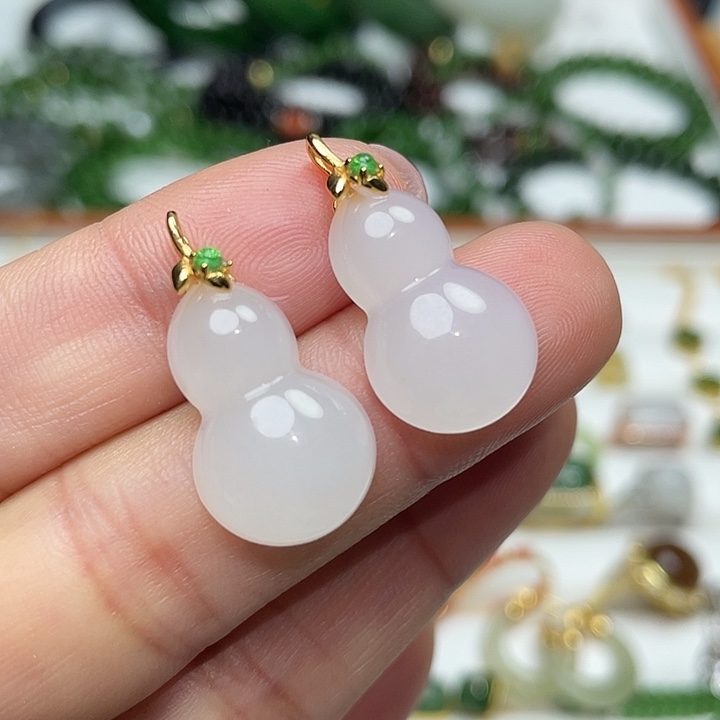 和田玉银S925镶嵌颈饰颜色多样性发其一