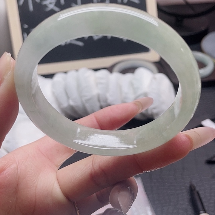 石英岩玉未镶嵌手镯51