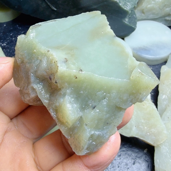 和田玉（糖玉）未镶嵌珠宝奇石