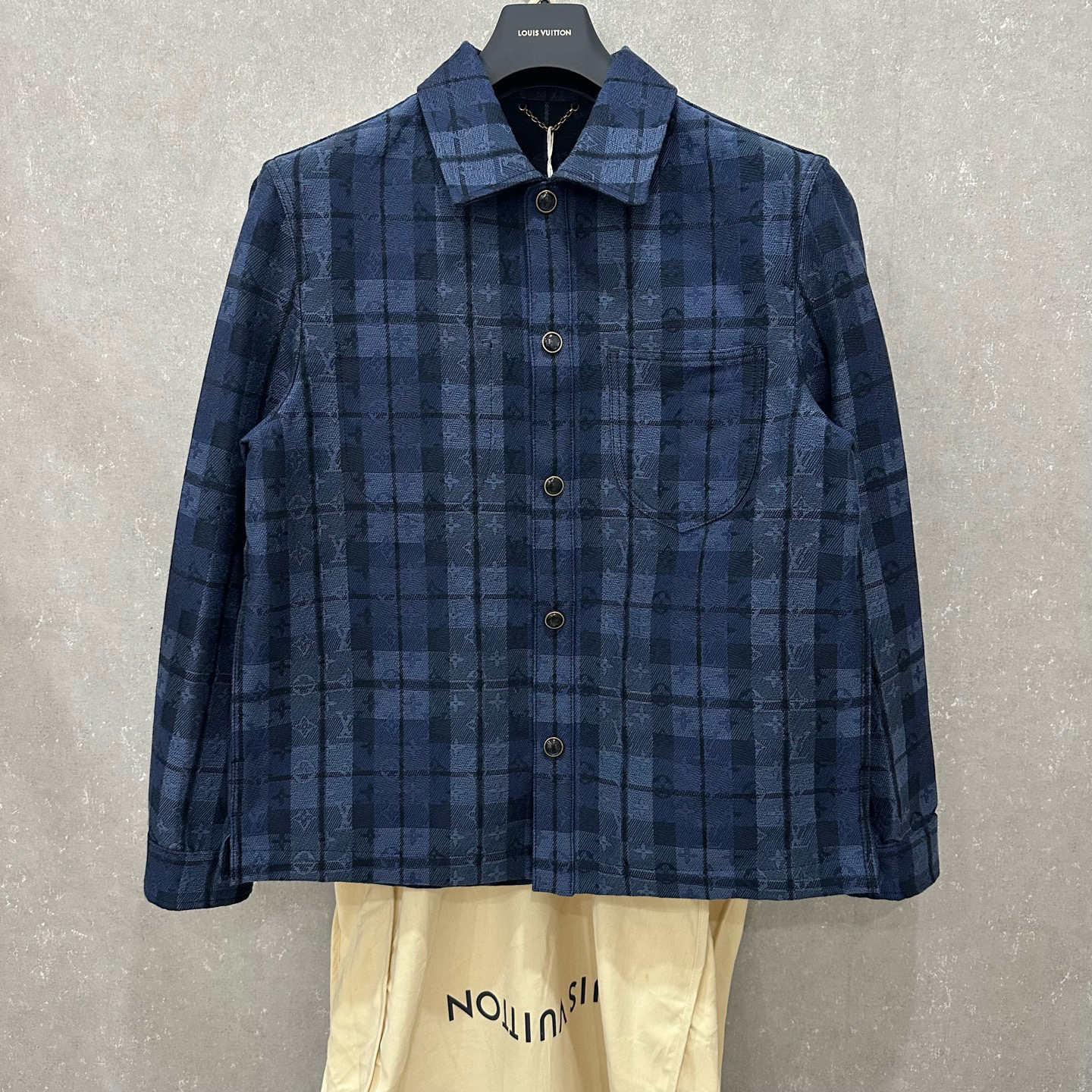 未使用 LouisVuitton/路易威登 格纹翻领长袖衬衫L码/007201