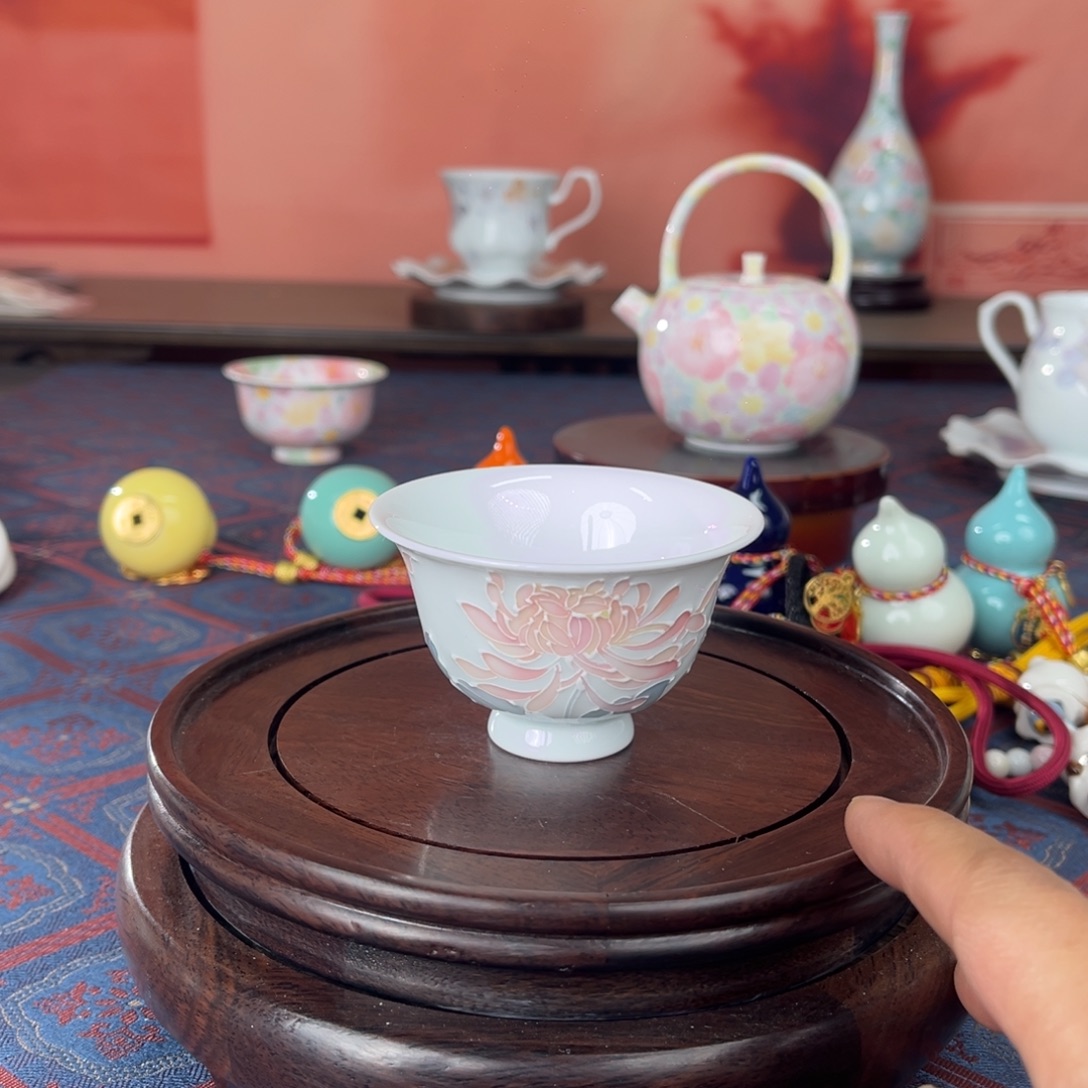 菊花手绘釉下彩品茗杯