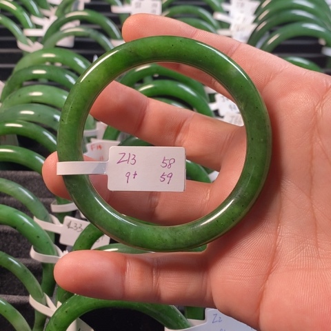 和田玉（碧玉）手镯未镶嵌