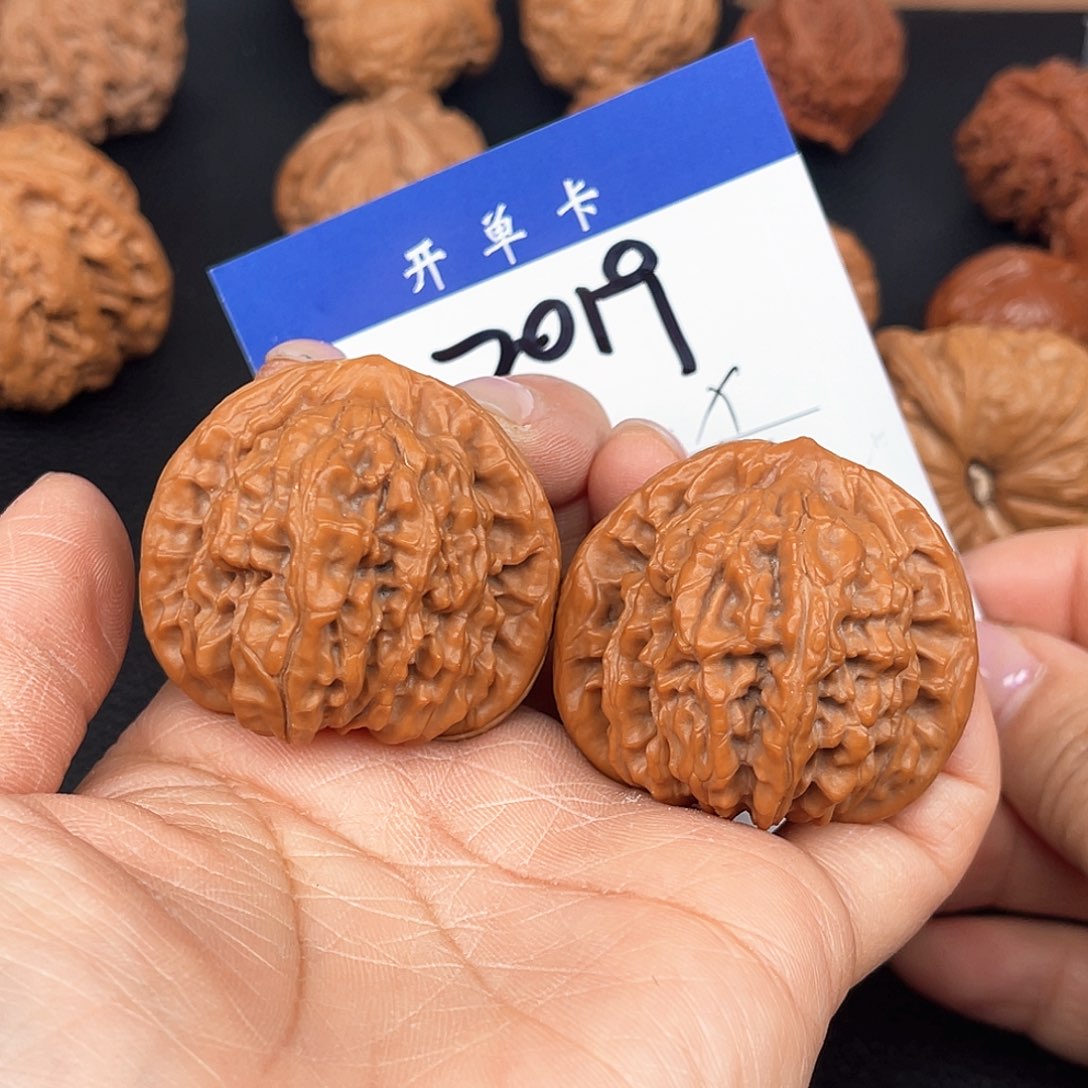 文玩核桃吊坠平谷楼41尺0。2019