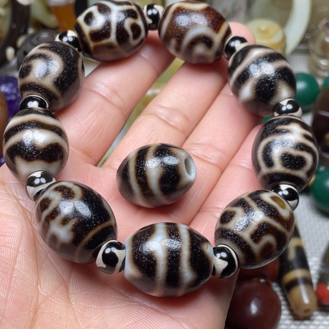 玛瑙/玉髓颈饰未镶嵌下**人