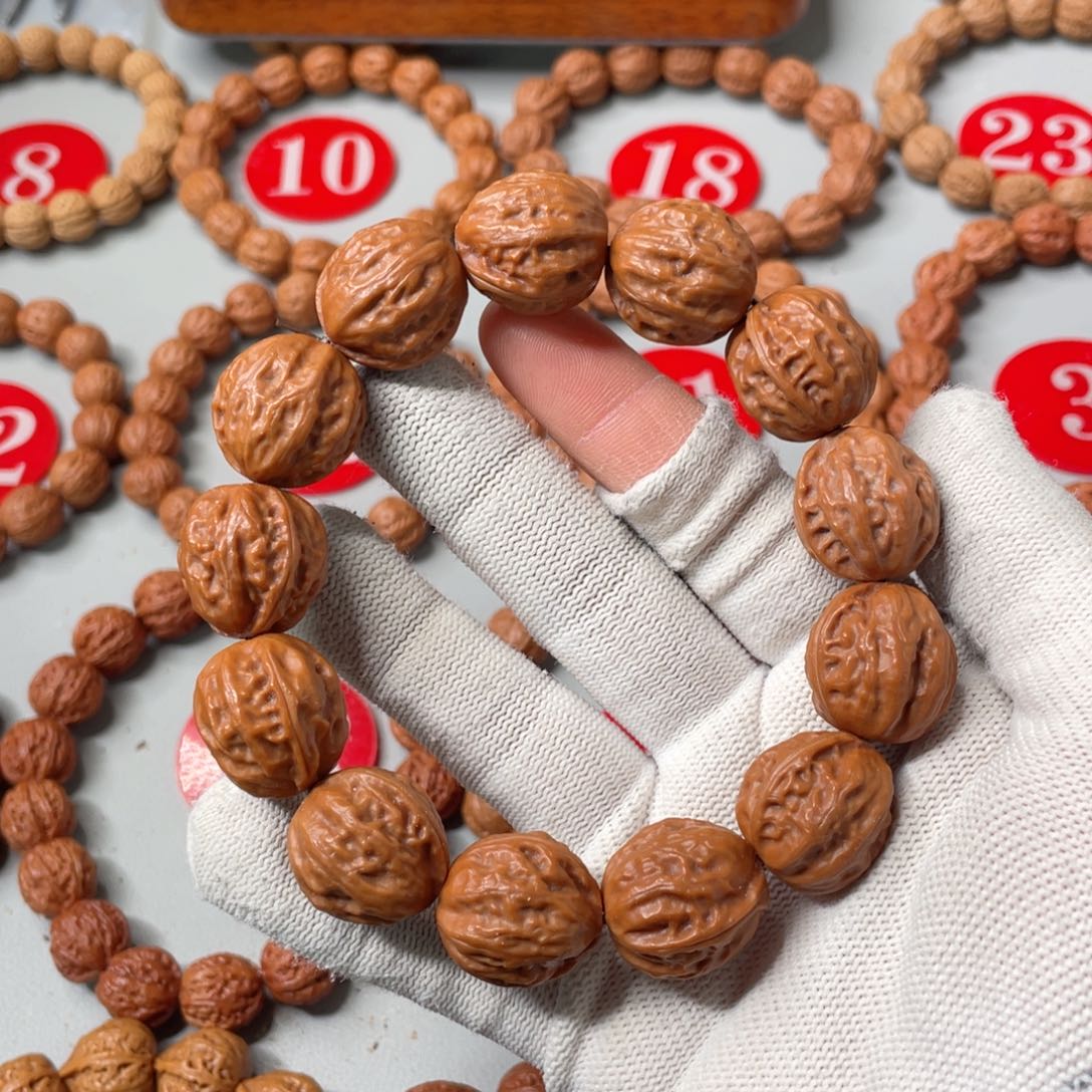 文玩核桃手串龙骨大枣京八棱20