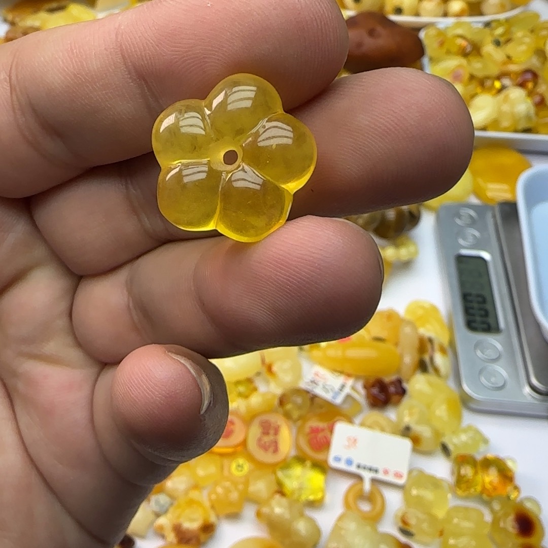 琥珀未镶嵌裸石1.95克