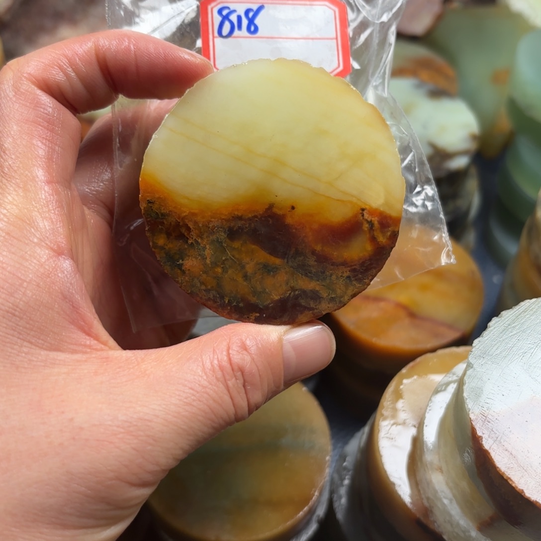 溪****蛇纹石玉未镶嵌珠宝半成品