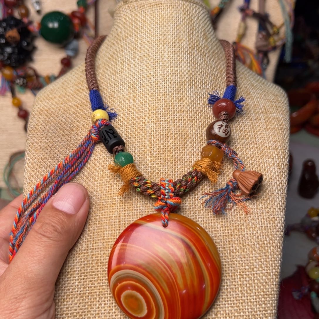 玛瑙/玉髓颈饰未镶嵌