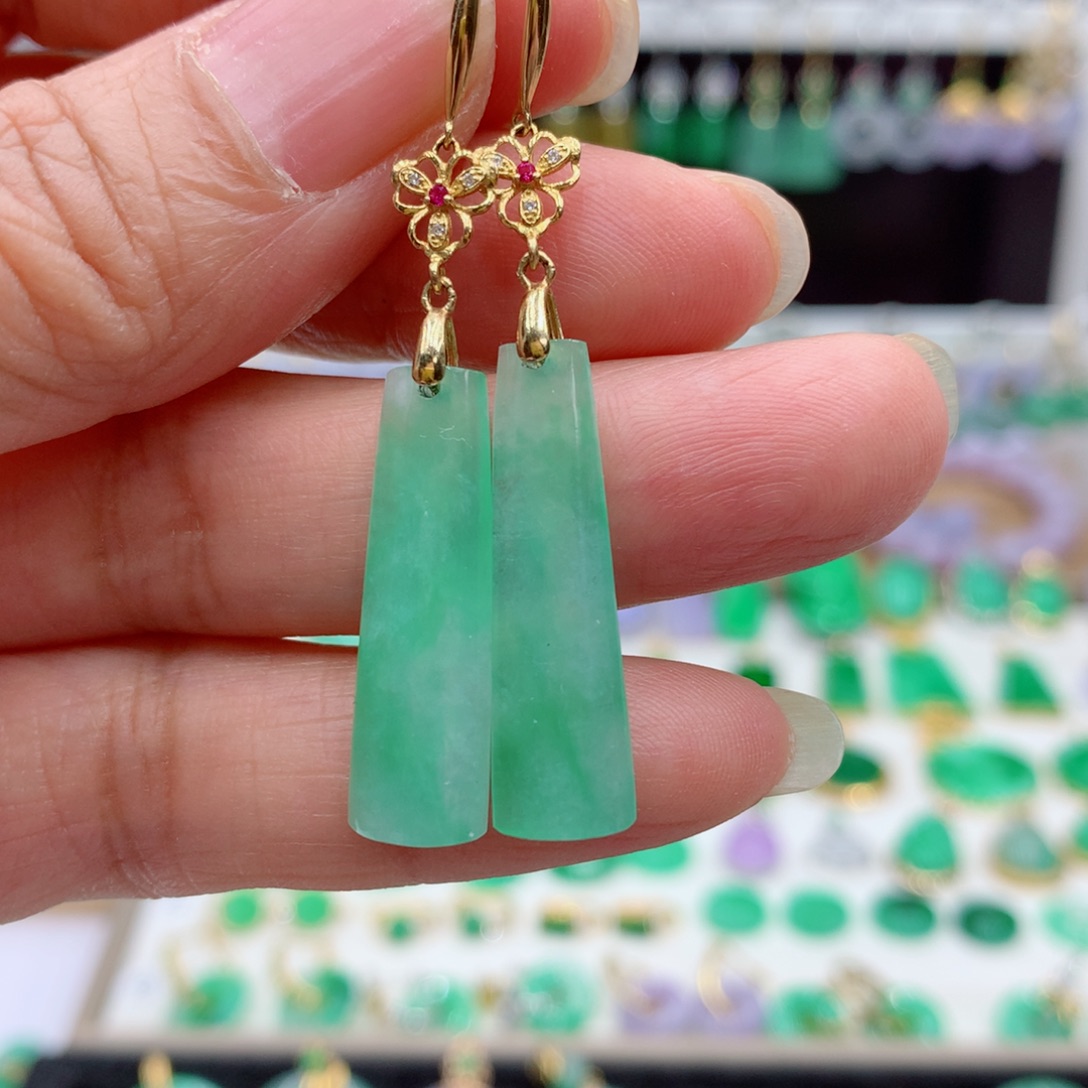 翡翠18K金镶嵌耳饰