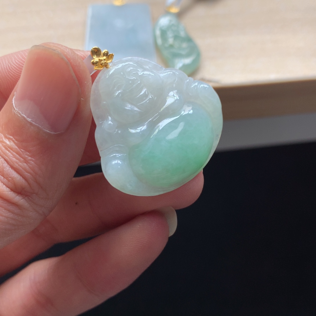 颈饰未镶嵌翡翠吊坠