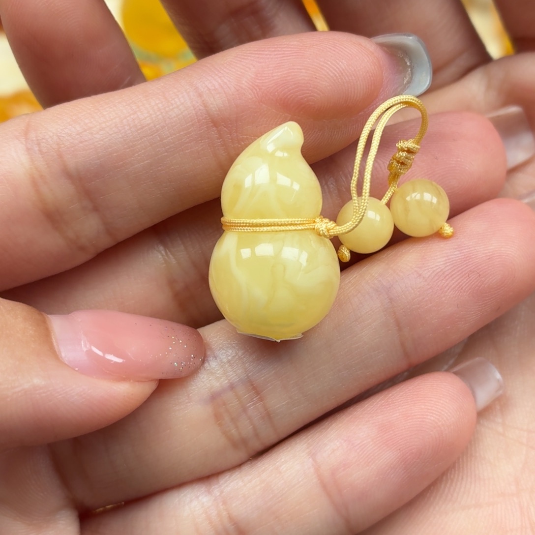 欢***欢蜜蜡未镶嵌裸石蜜蜡