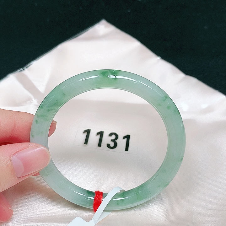 翡翠未镶嵌手镯（圆镯）