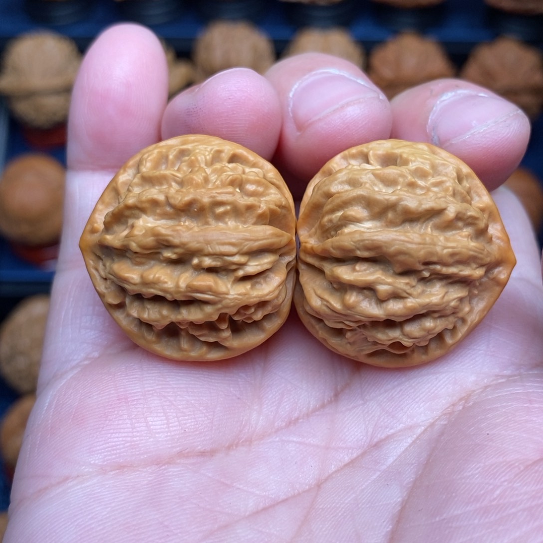 文玩核桃把件手捻粗筋