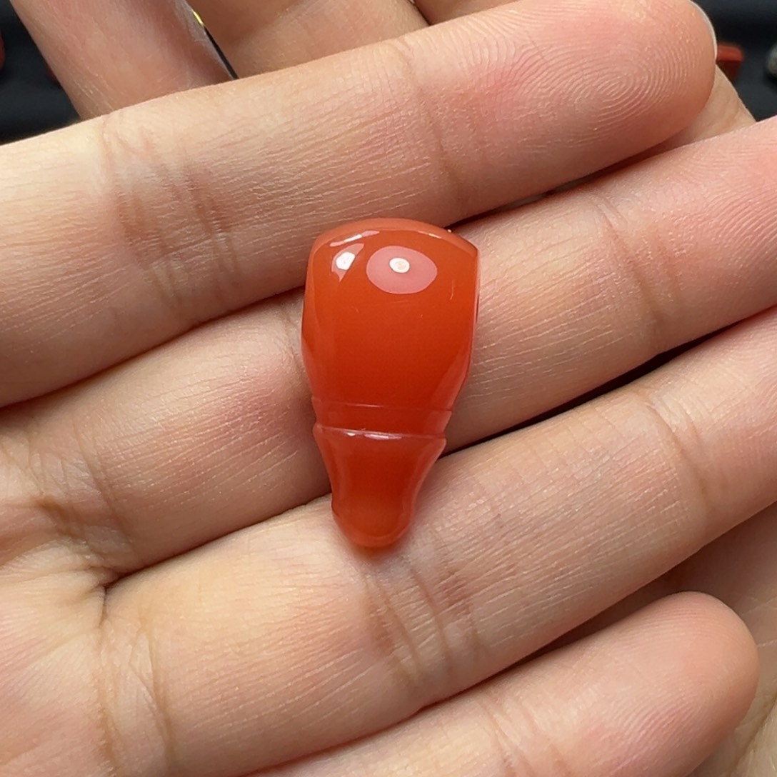 南红玛瑙三通未镶嵌