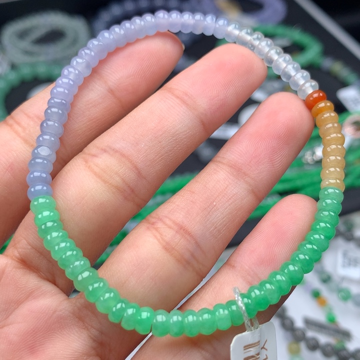 翡翠手镯未镶嵌卡
