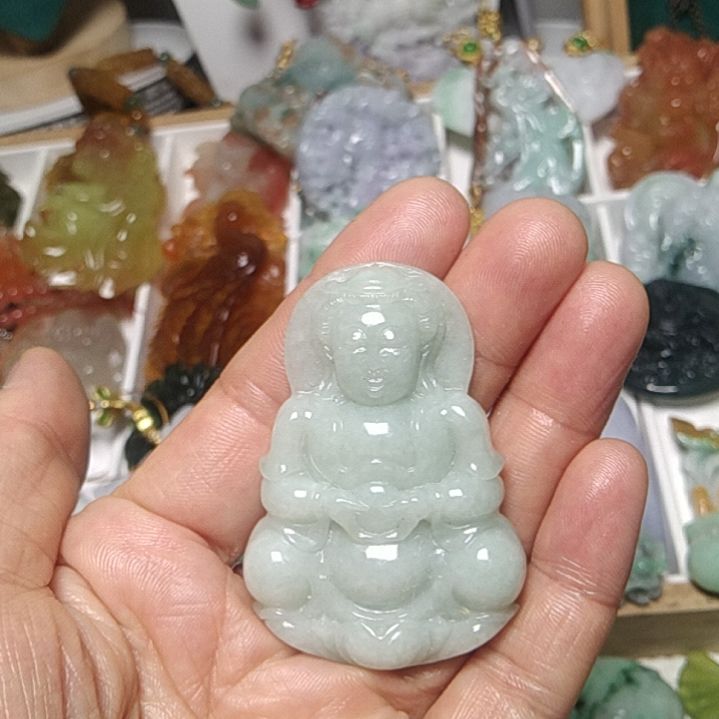 翡翠吊坠(赠链)未镶嵌