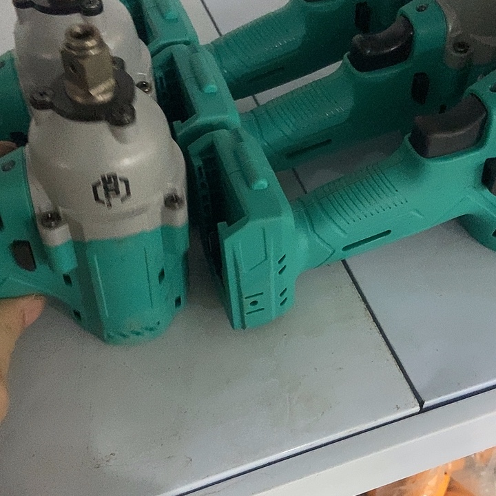 裸机电板手一个没电池