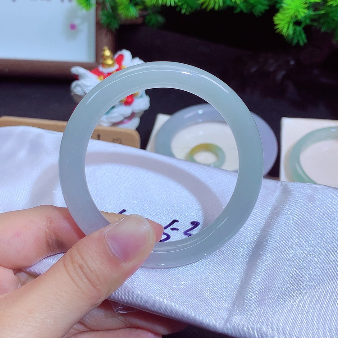 翡翠未镶嵌手镯588