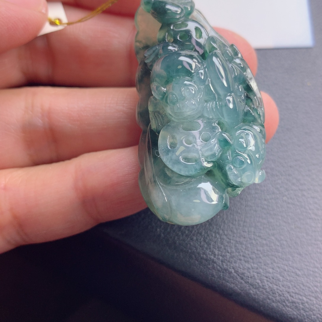 翡翠颈饰未镶嵌金玉满堂