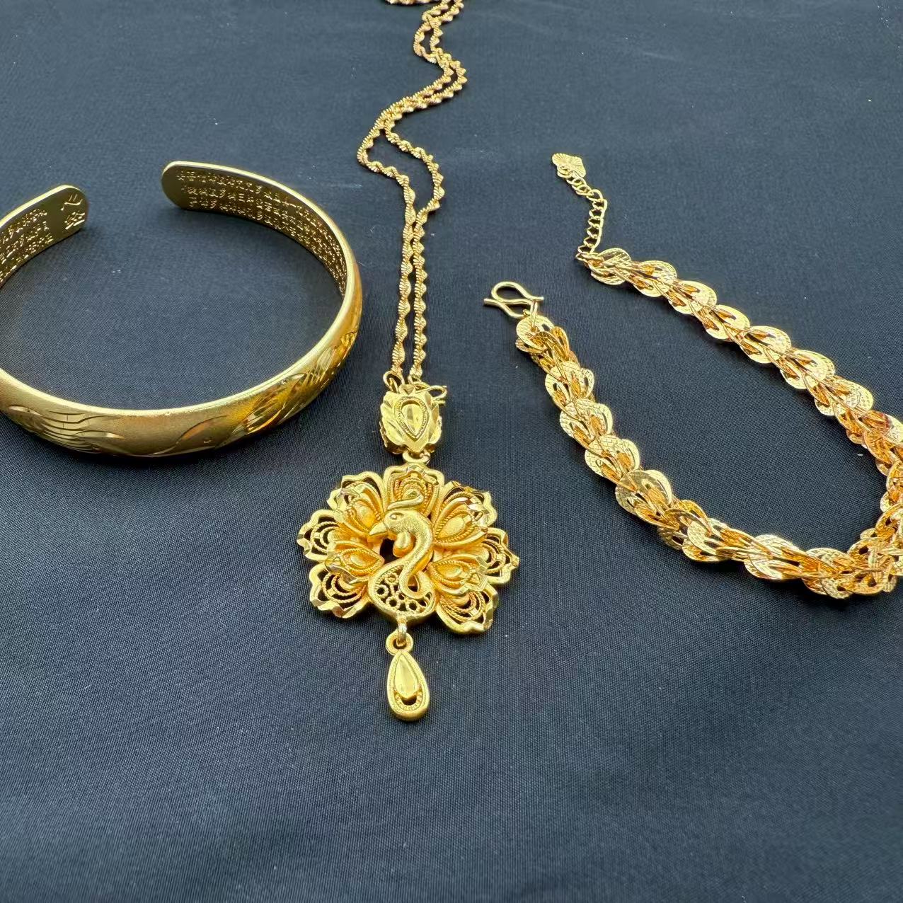 【乐乐专属福利】孔雀吊坠+手镯+手链合金三件套FR11