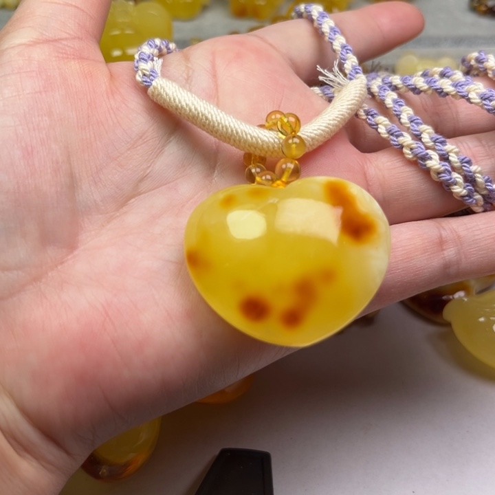 琥珀颈饰未镶嵌琥珀蜜蜡