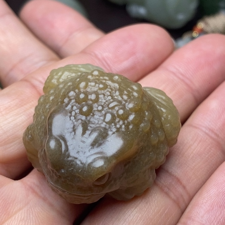 金***长和田玉未镶嵌颈饰