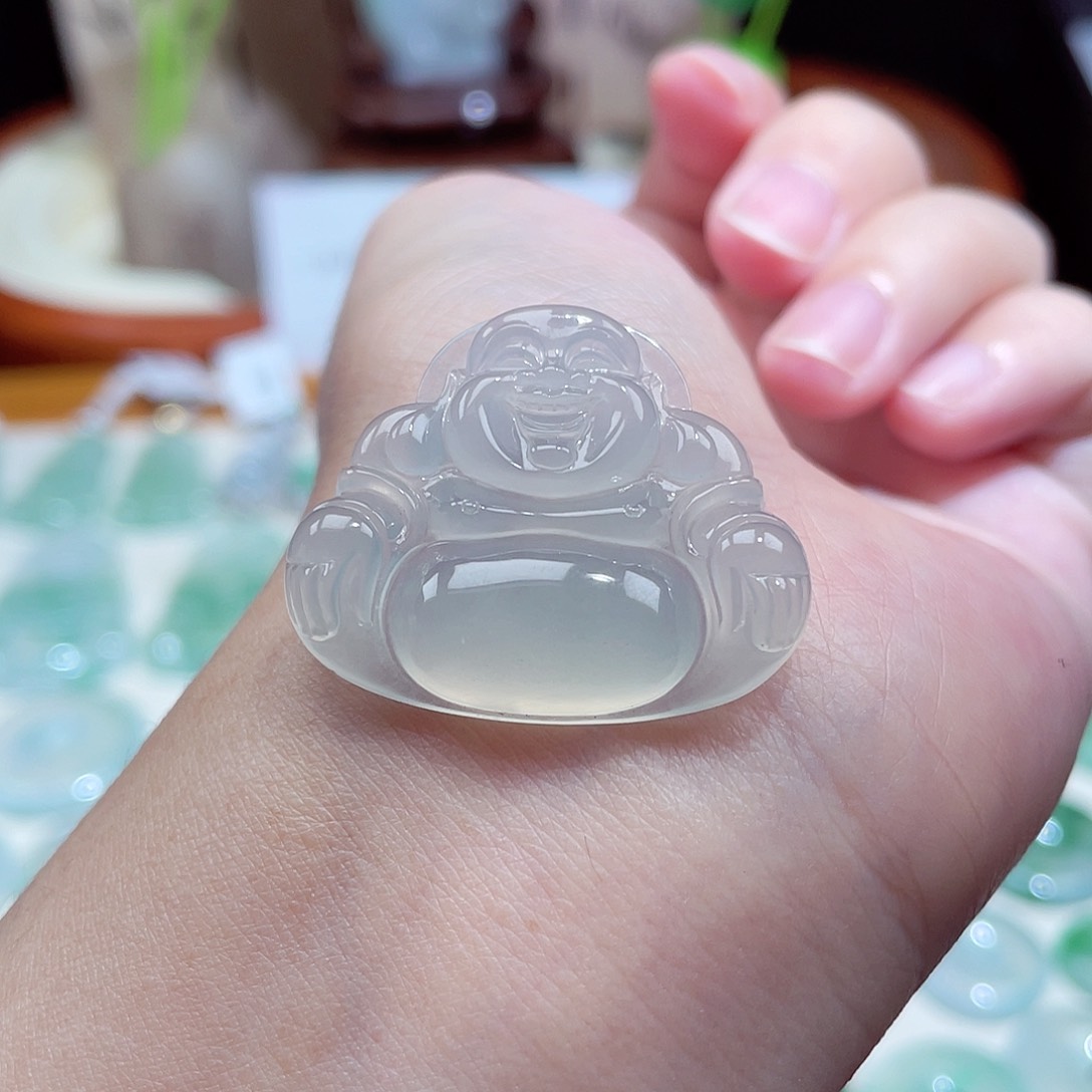 翡翠颈饰未镶嵌佛公