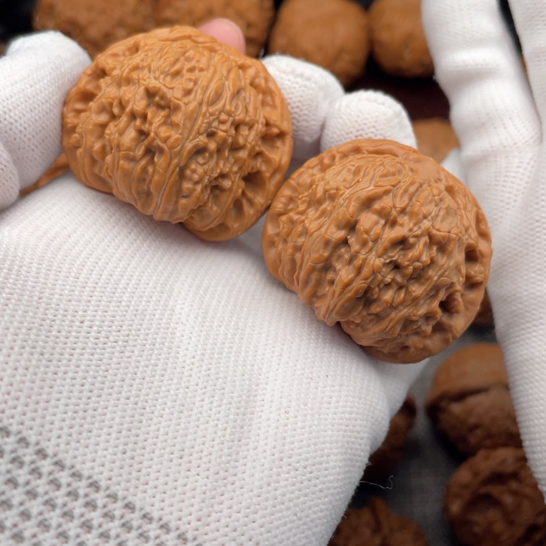 文玩核桃把件42老树球白