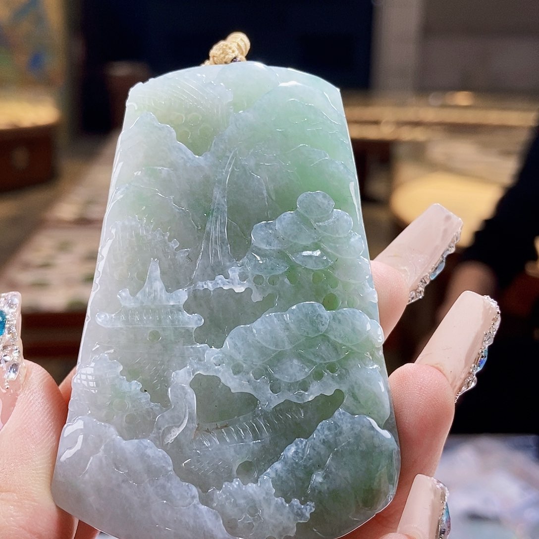 翡翠颈饰未镶嵌翡翠