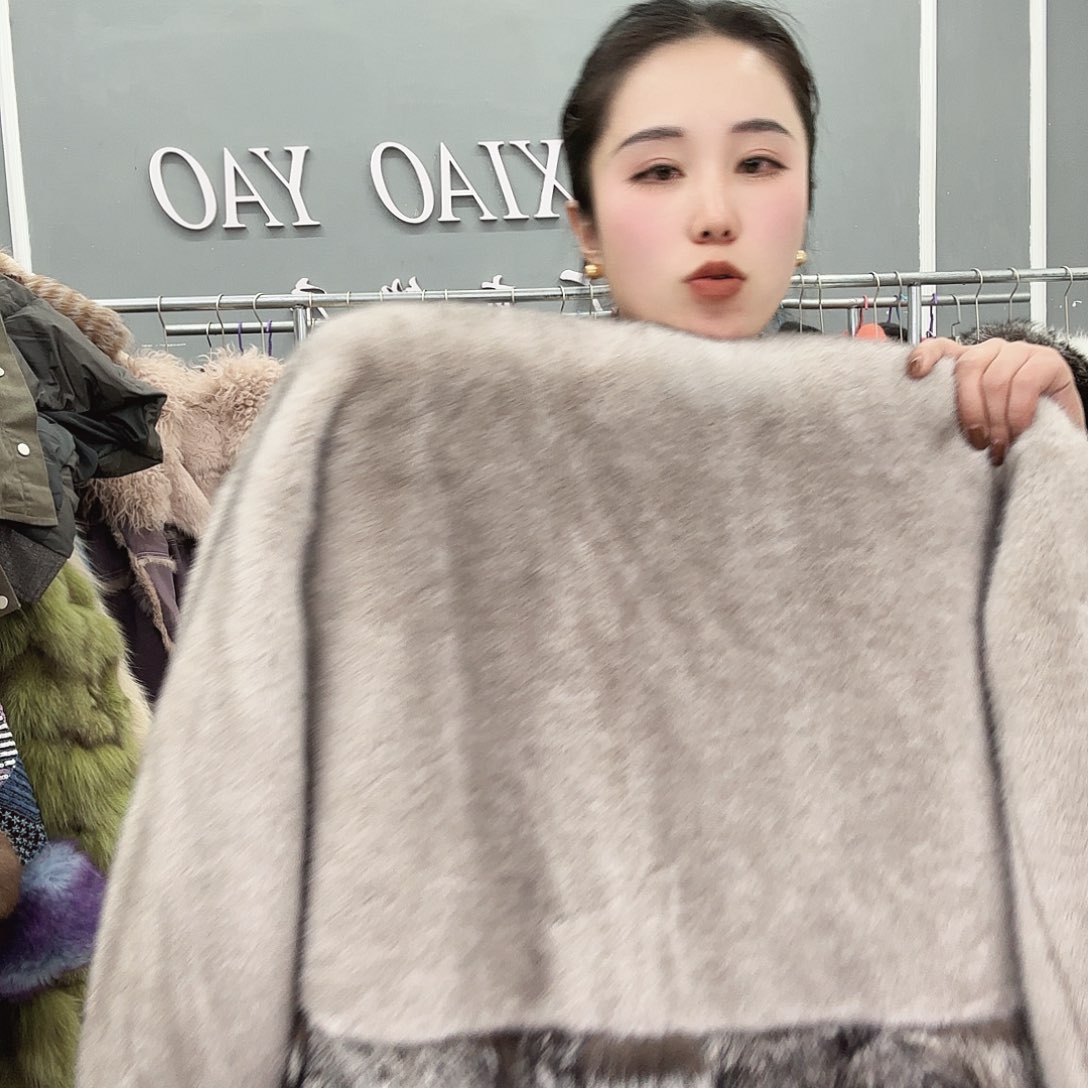 姚小妖家高端皮草