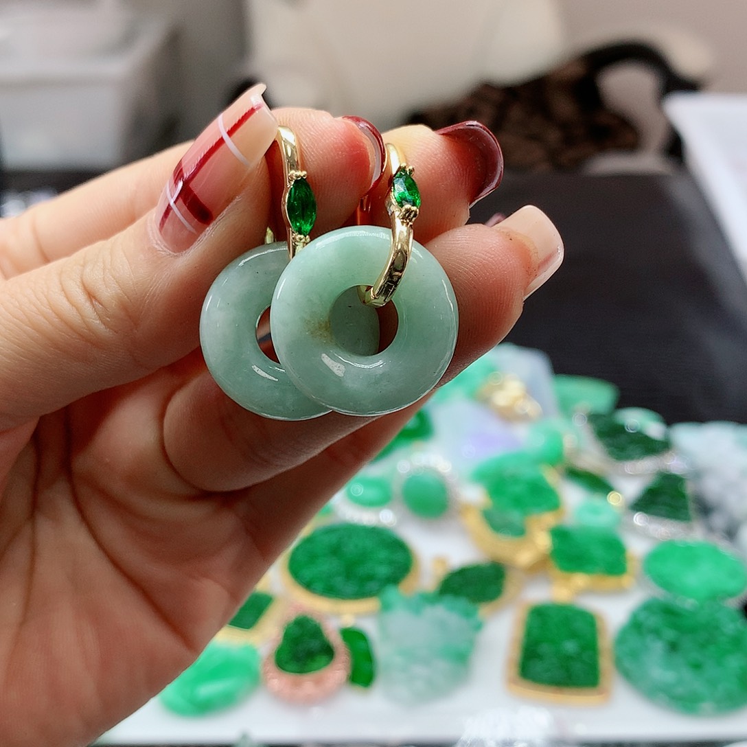 【闪购商品】翡翠耳饰未镶嵌，